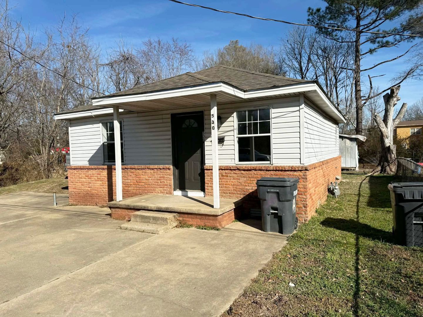 Jonesboro House: 530 N Main St.