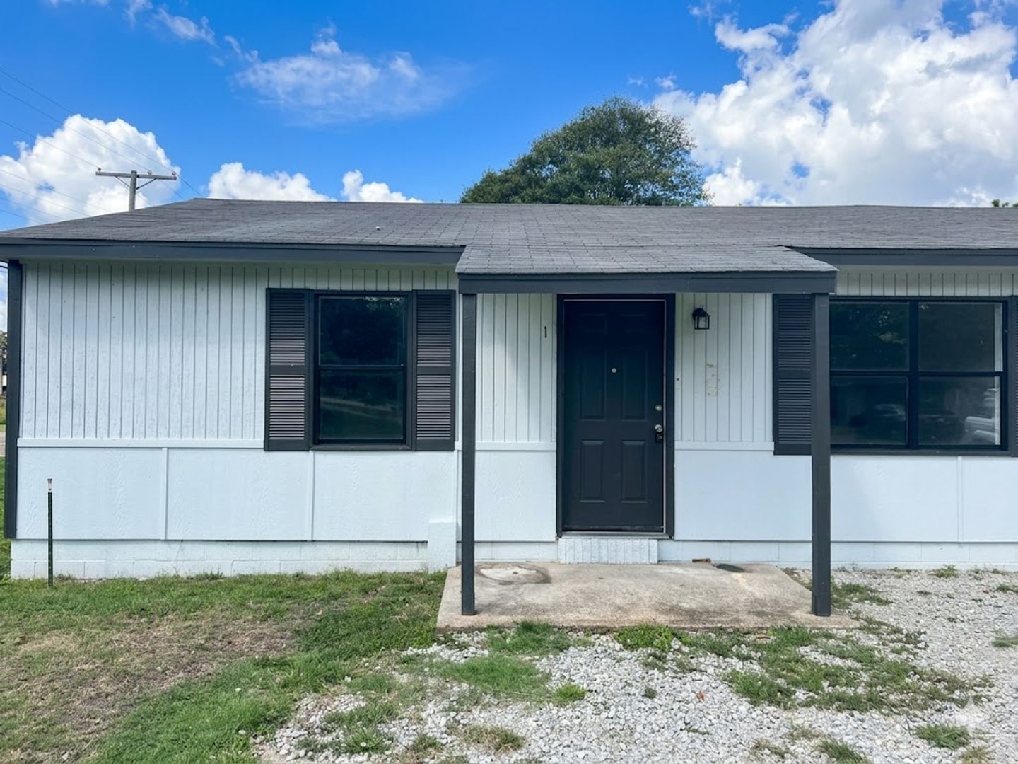 Bay Apartment: 100 Allen St. A-D