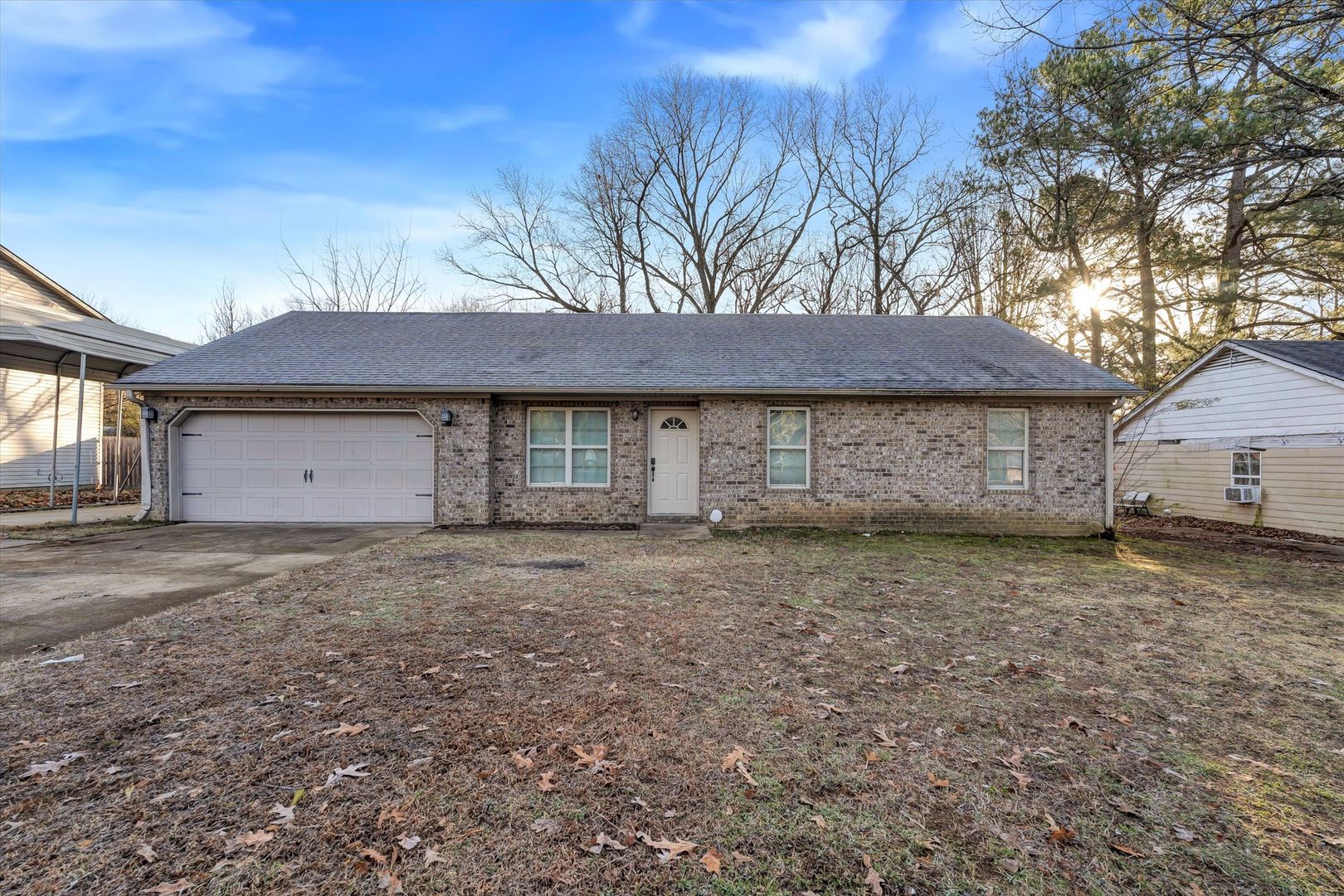 Jonesboro House: 1612 Dupwe Dr.