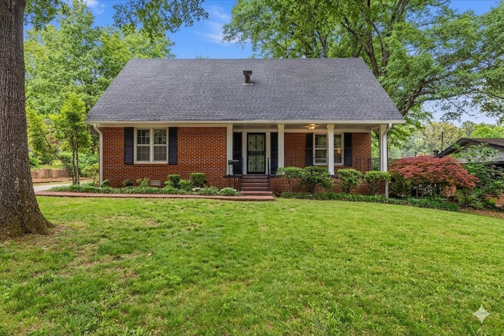 Jonesboro House: 506 Shadow Ln.