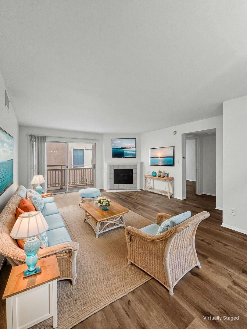 Los Angeles Apartment: 1327 S. Westgate Avenue