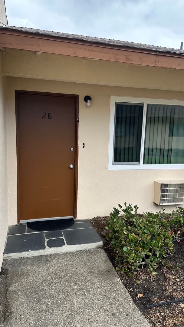Garden Grove Apartment: 13471 Leda Lane