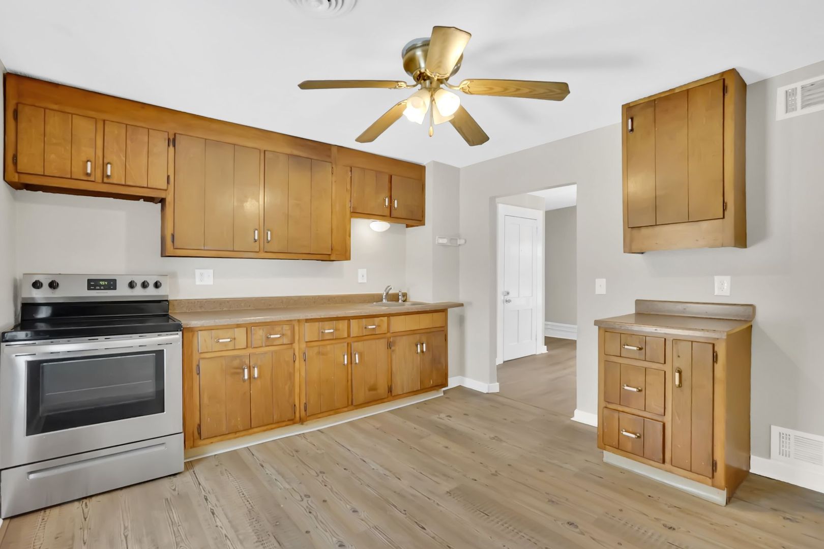 Huntington Apartment: 11 Russell Street