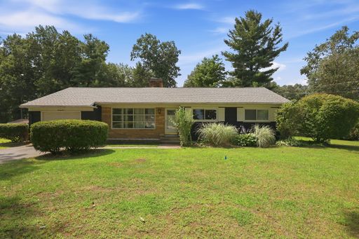 Charming 3-Bedroom Ranch Near Westfield State & Stanley Park