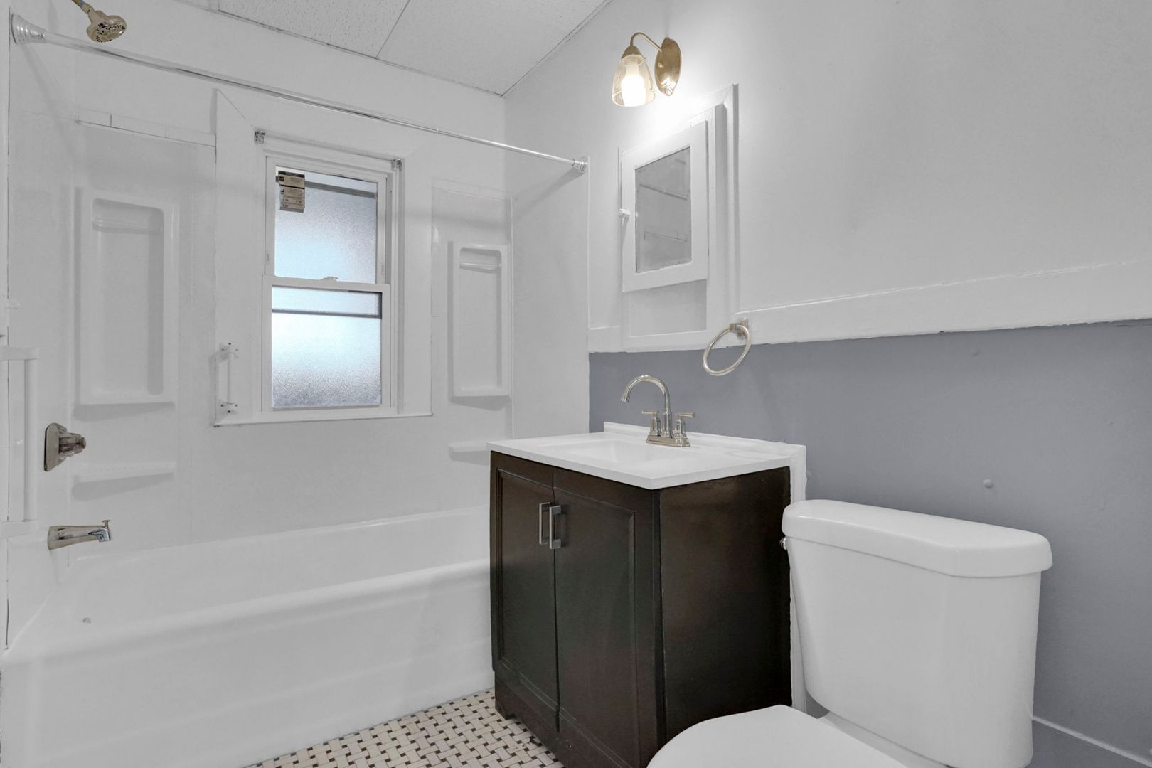 Springfield Apartment: 26 Wigwam Place