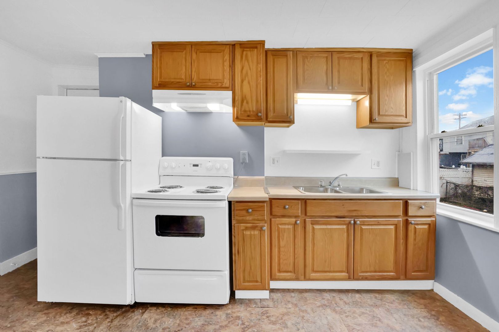 Chicopee Apartment: 51 Dwight Street