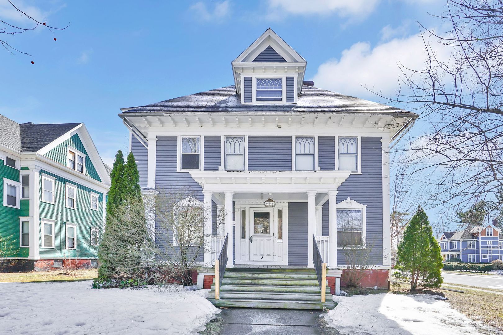 Springfield Apartment: 3 Sumner Avenue