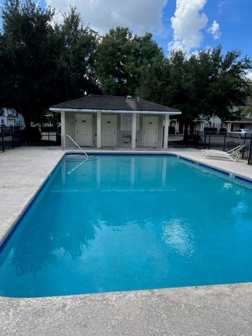 Gainesville House: 2954 SW 35th Place Unit 61