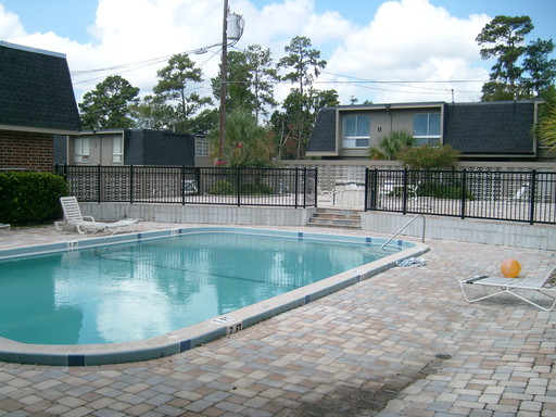 Just Reduced! FREE PARKING @ Summit House Condominiums! – photo 1