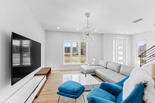 Exclusive Townhome in The Vue at Celebration Pointe – photo 1