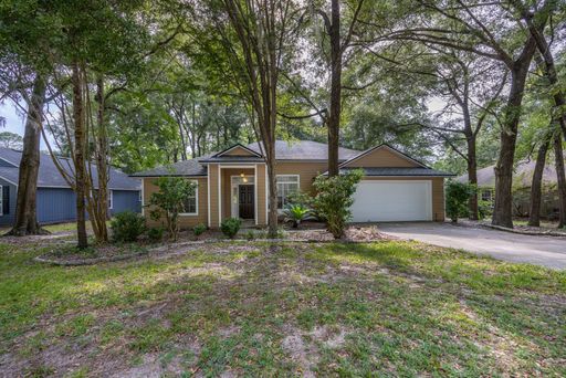 Nicely Remodeled Home In Hickory Forest with Community Amenities – photo 1