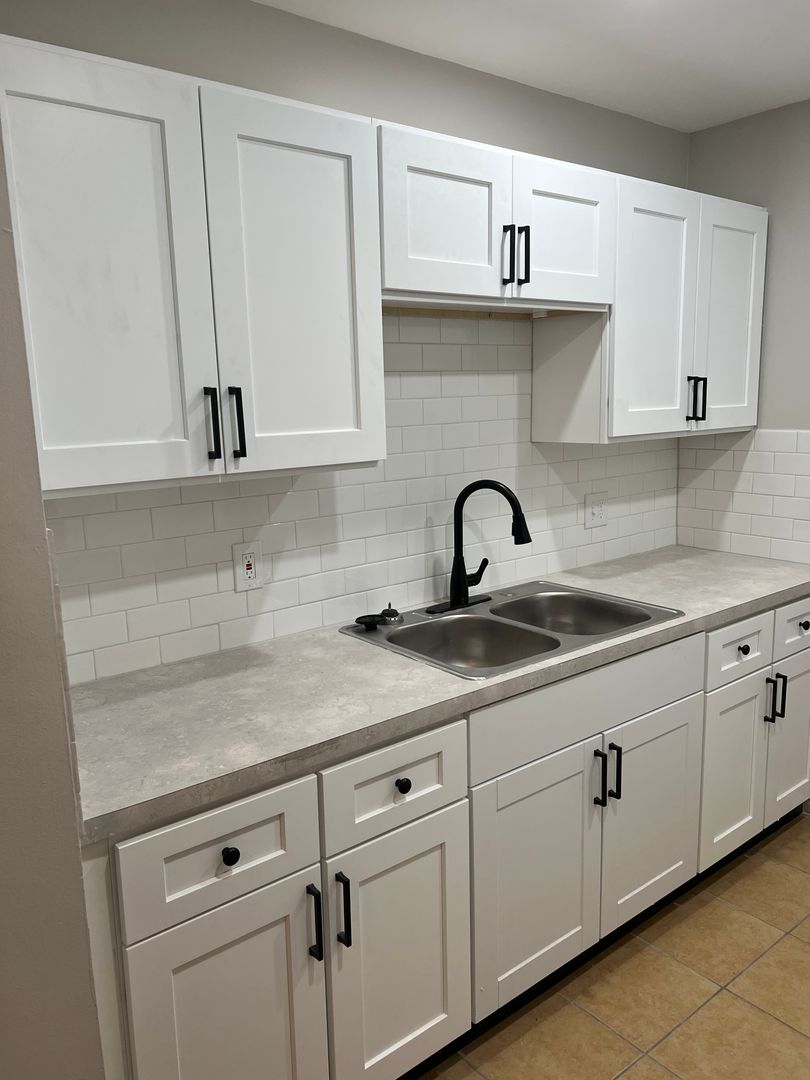 Gainesville House: 1700 SW 16th Court, Unit L24