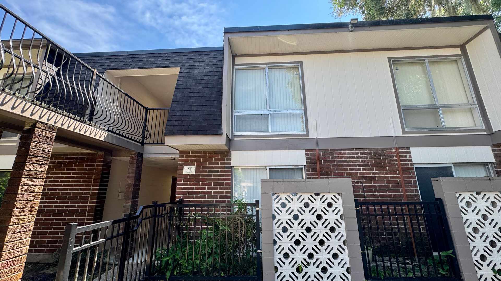 Gainesville House: 1700 SW 16th Court, Unit M04