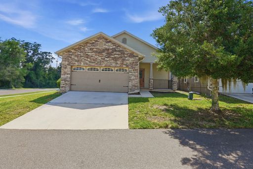 Move in ready - Convenient Location- Freshly Painted interior! – photo 1