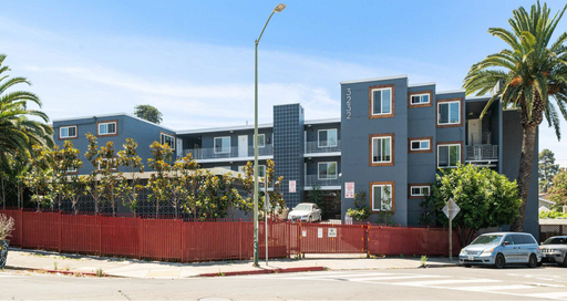 1 bed 1 bath Now available! – photo 1