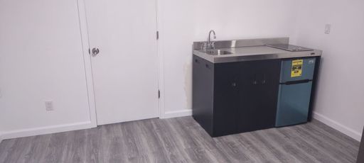 Remodeled Studio – photo 1