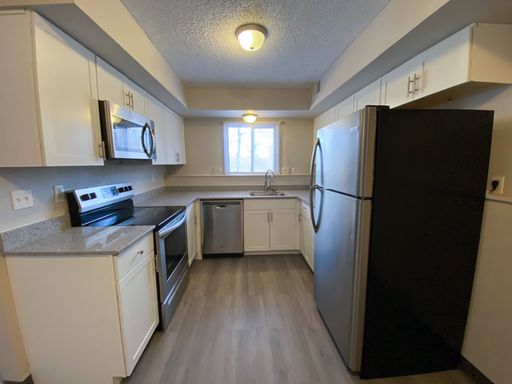 2+ Bed/1.25 Bath | 230 Campus Ave – photo 1