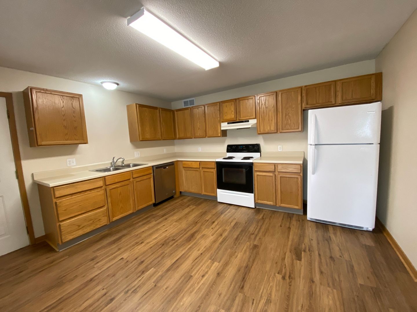 Ames Apartment: 802 Dickinson