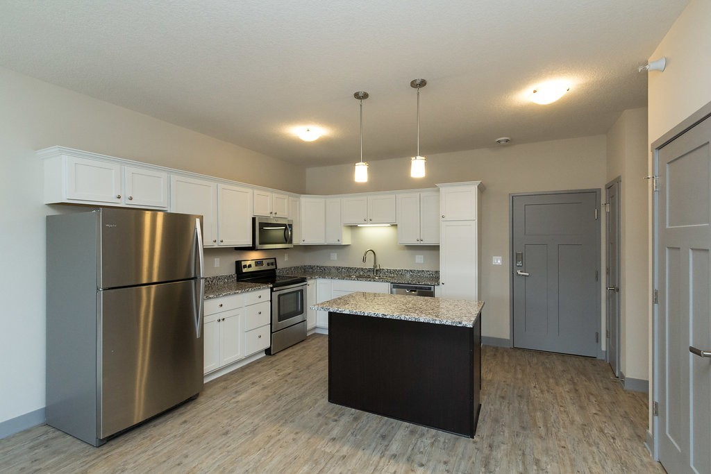 Ames Apartment: 3400 Aurora Avenue