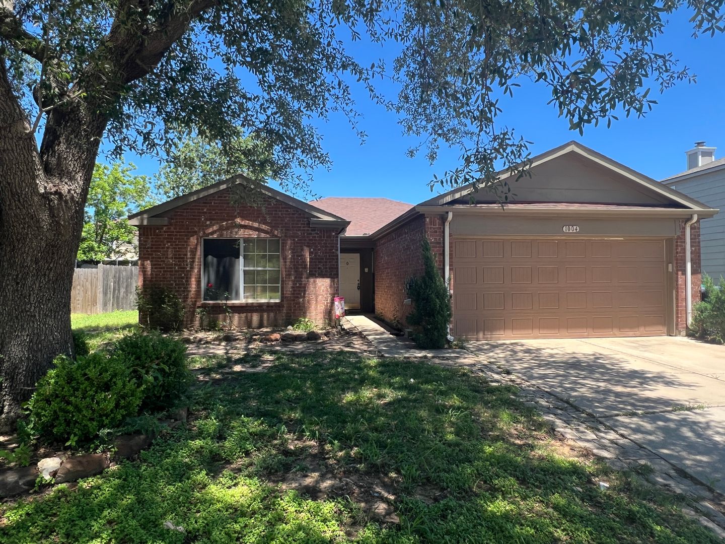 Denton House: 1004 Wintercreek Drive