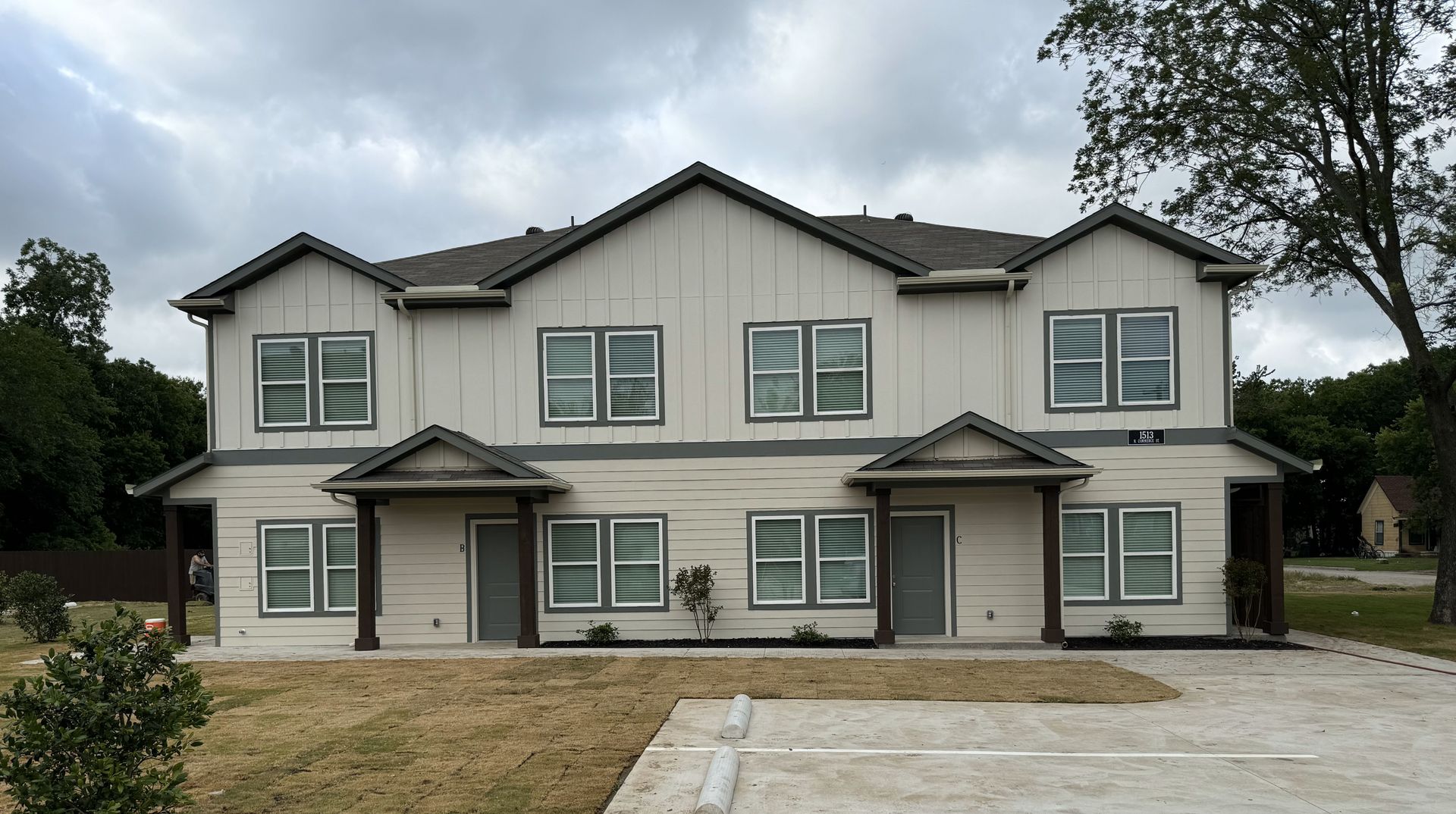 Gainesville Apartment: 1513 N. Commerce Street