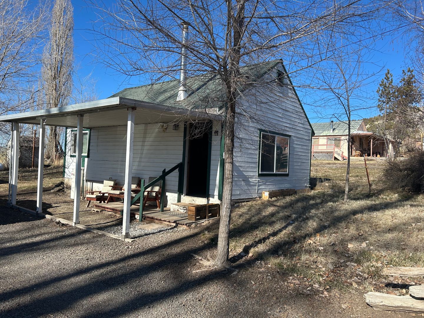 Adin House: 300 N Ash St