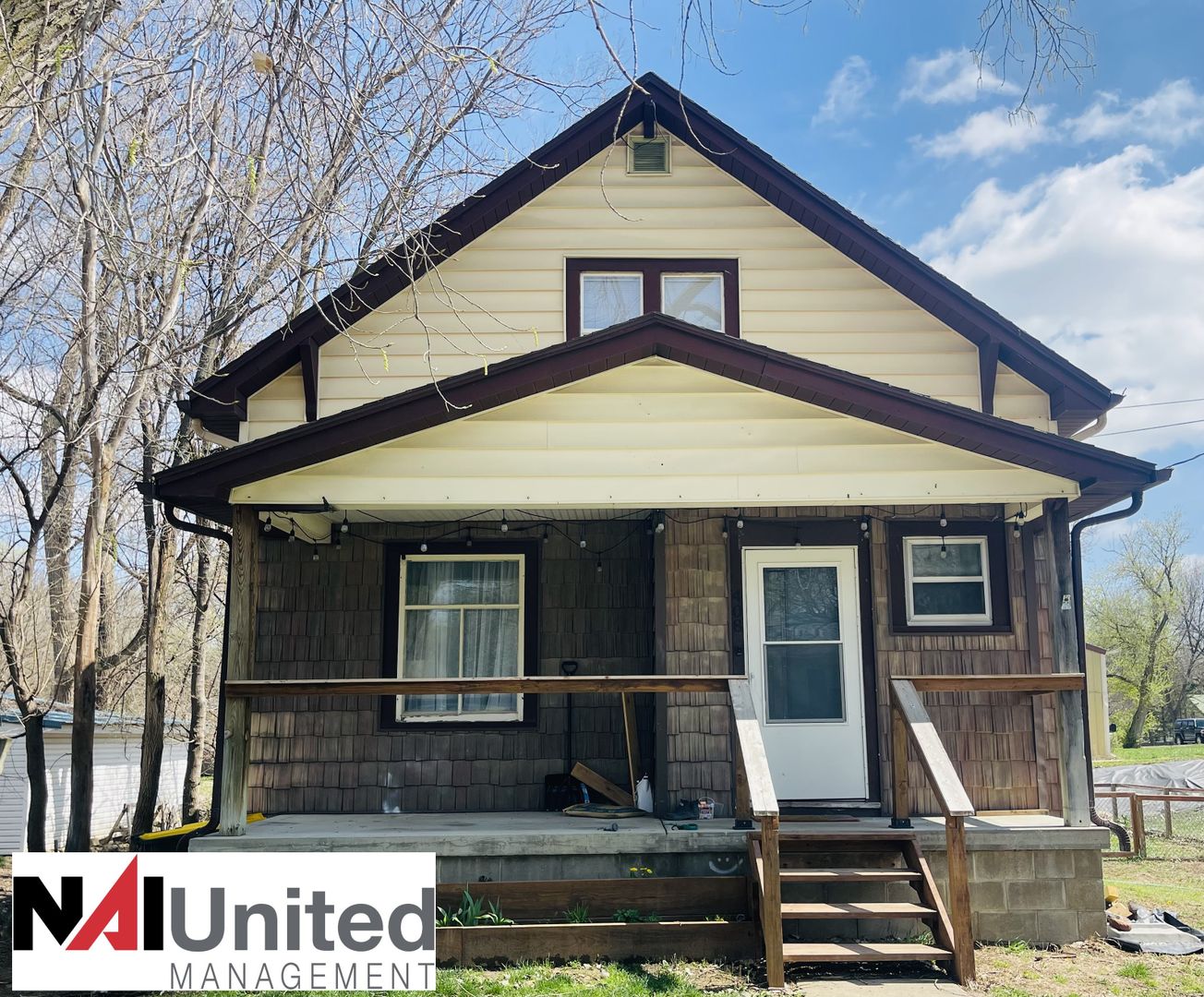 Sioux City House: 408 Colon St.