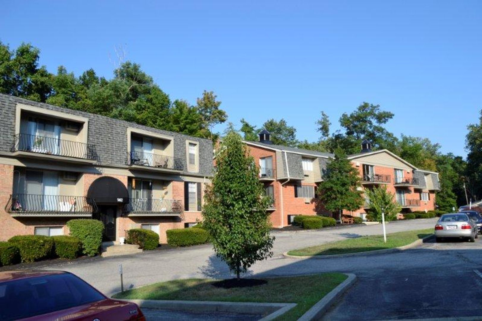 newport Apartment: 1407 Grand Ave