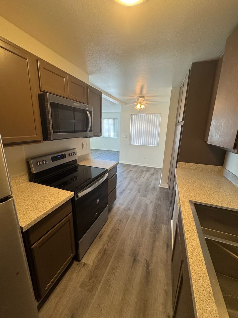 Loma Linda Apartment: 10902-10RinconSt24504-10Canada