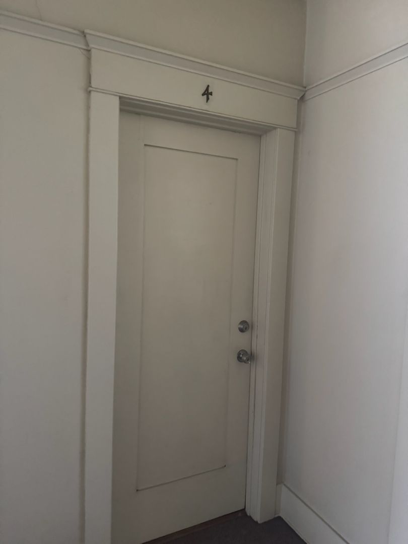 Colton Apartment: 1065 N. La Cadena