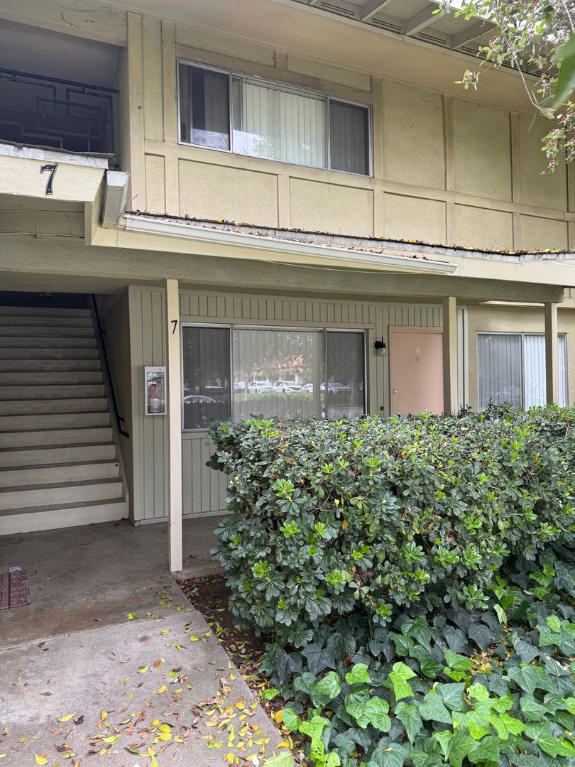 Redlands Apartment: 7 N. San Mateo St.