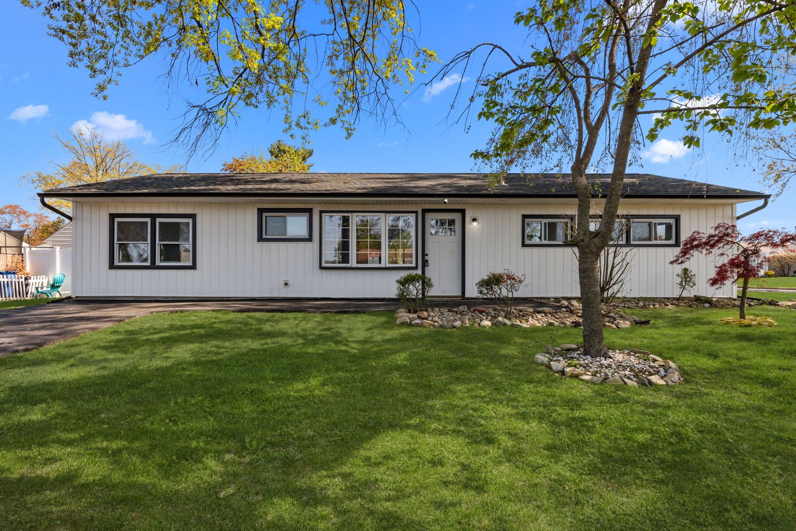 Levittown House: 338 Goldenridge Dr