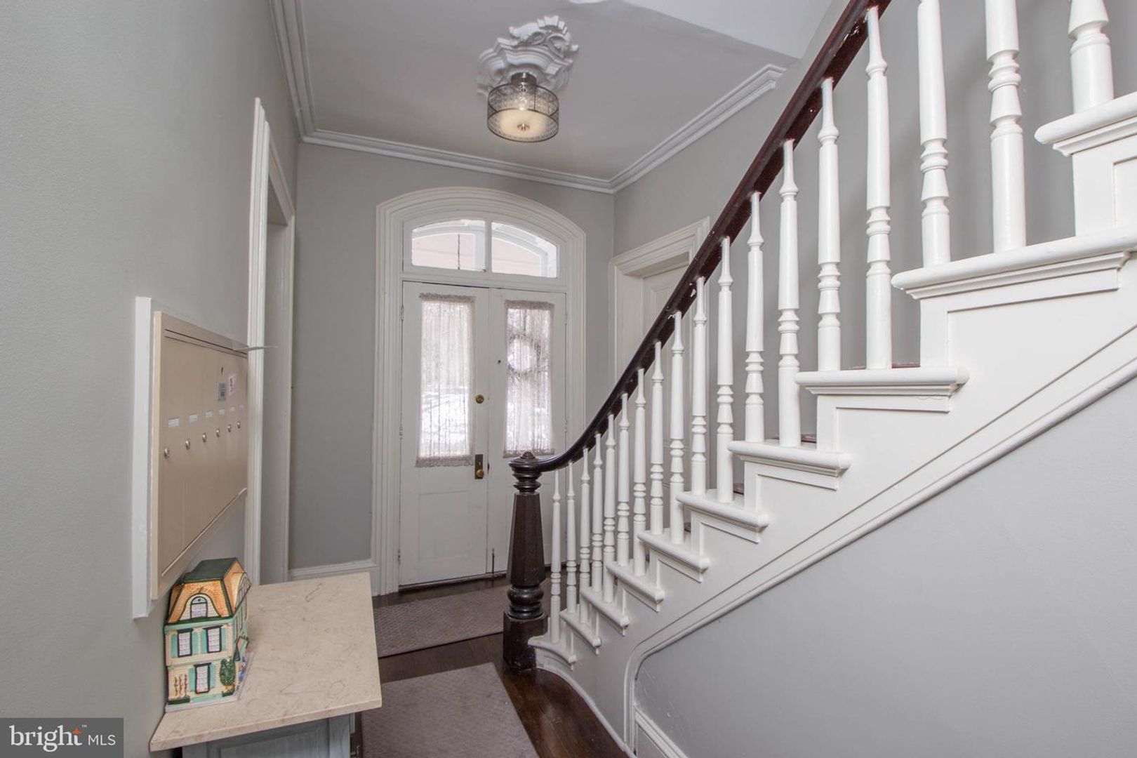 Newtown Apartment: 250 S State St