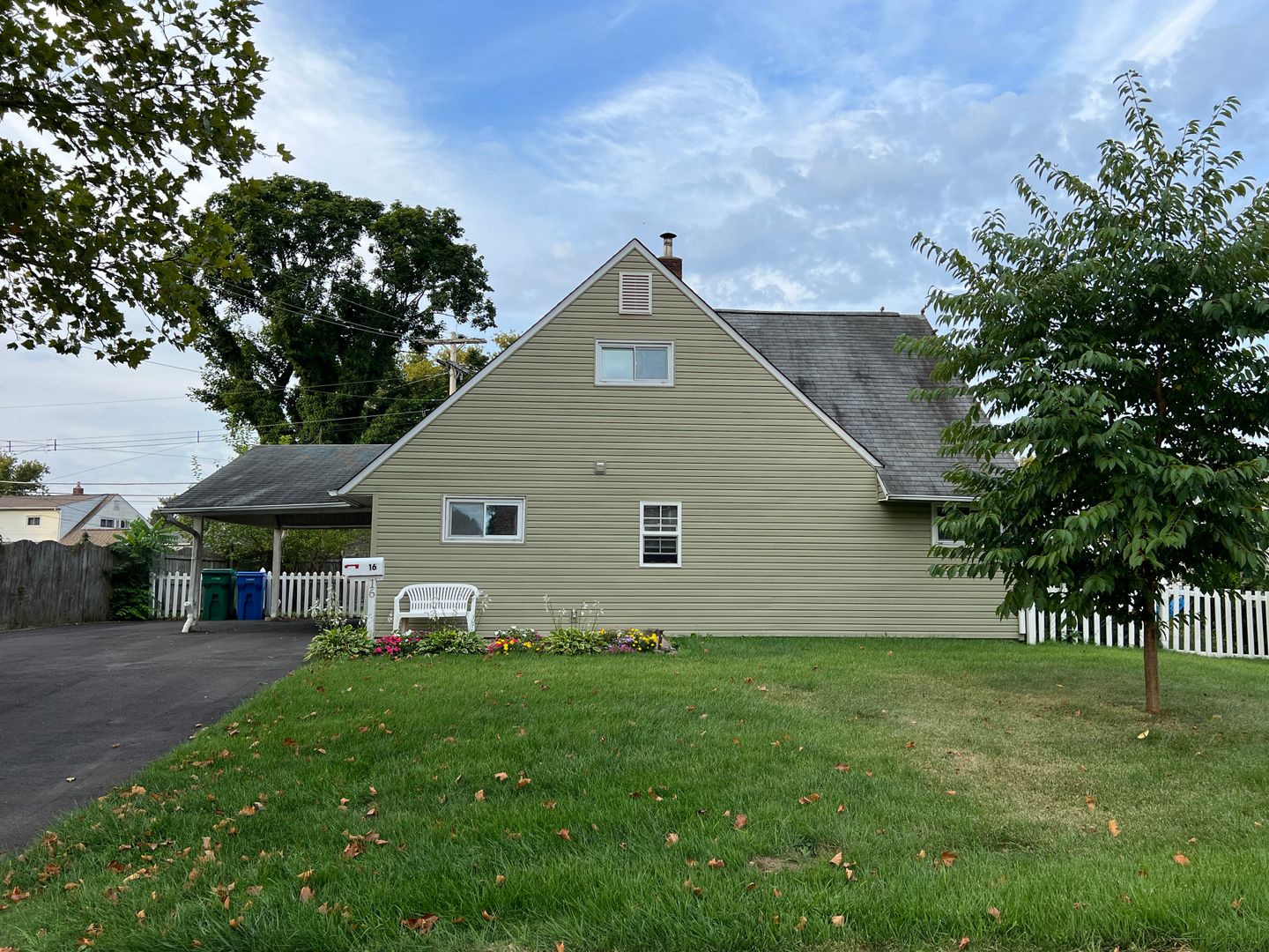 Welcome to this 4 bedroom 2 bath home in the Crabtree section of Levittown.