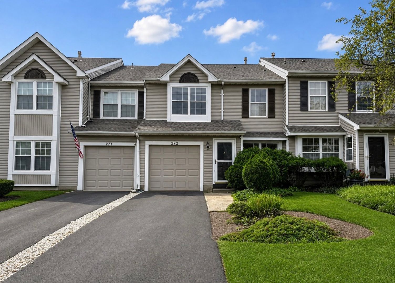 Newtown Townhome: 272 Sequoia Dr