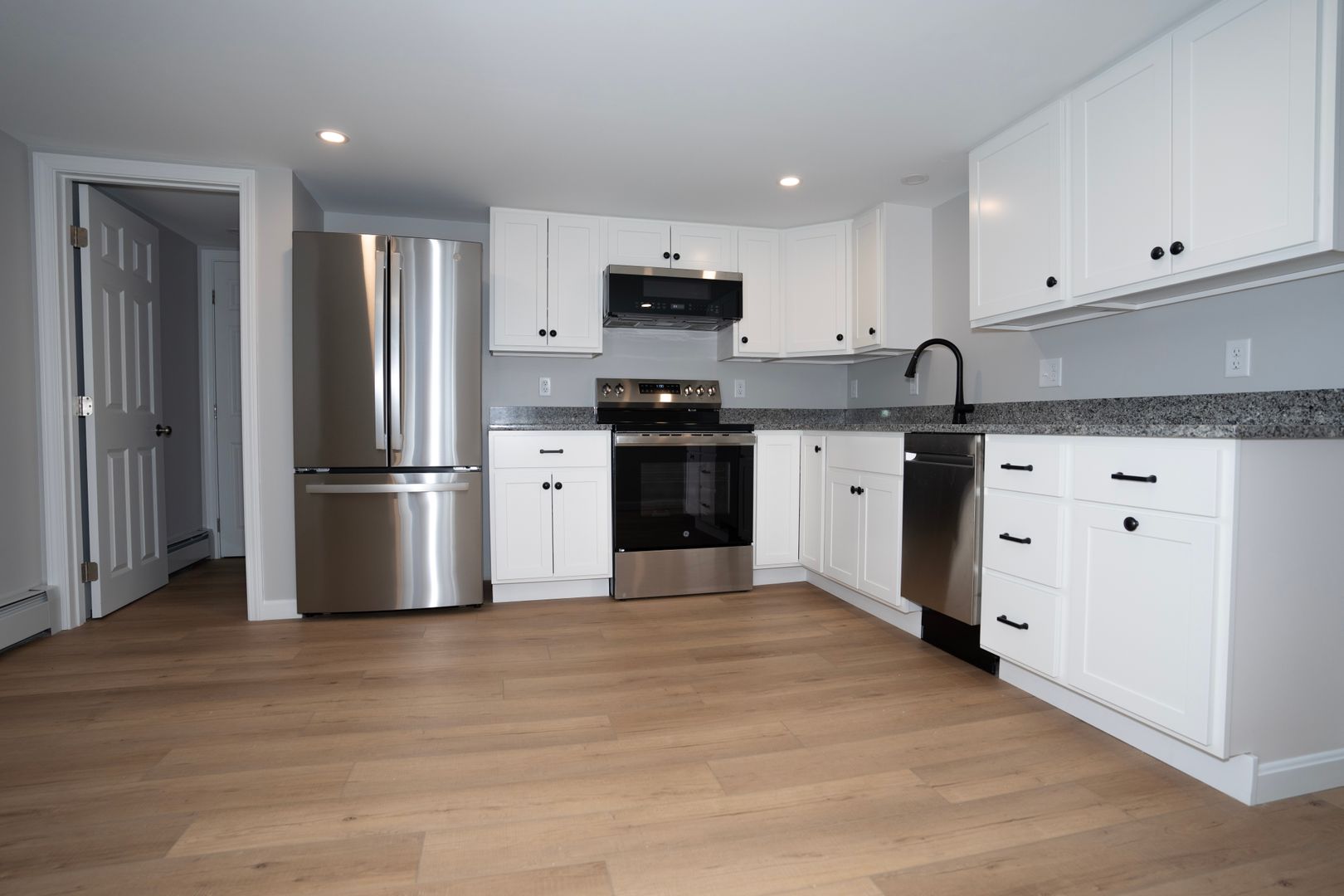 Saco Apartment: 29 Pleasant Street