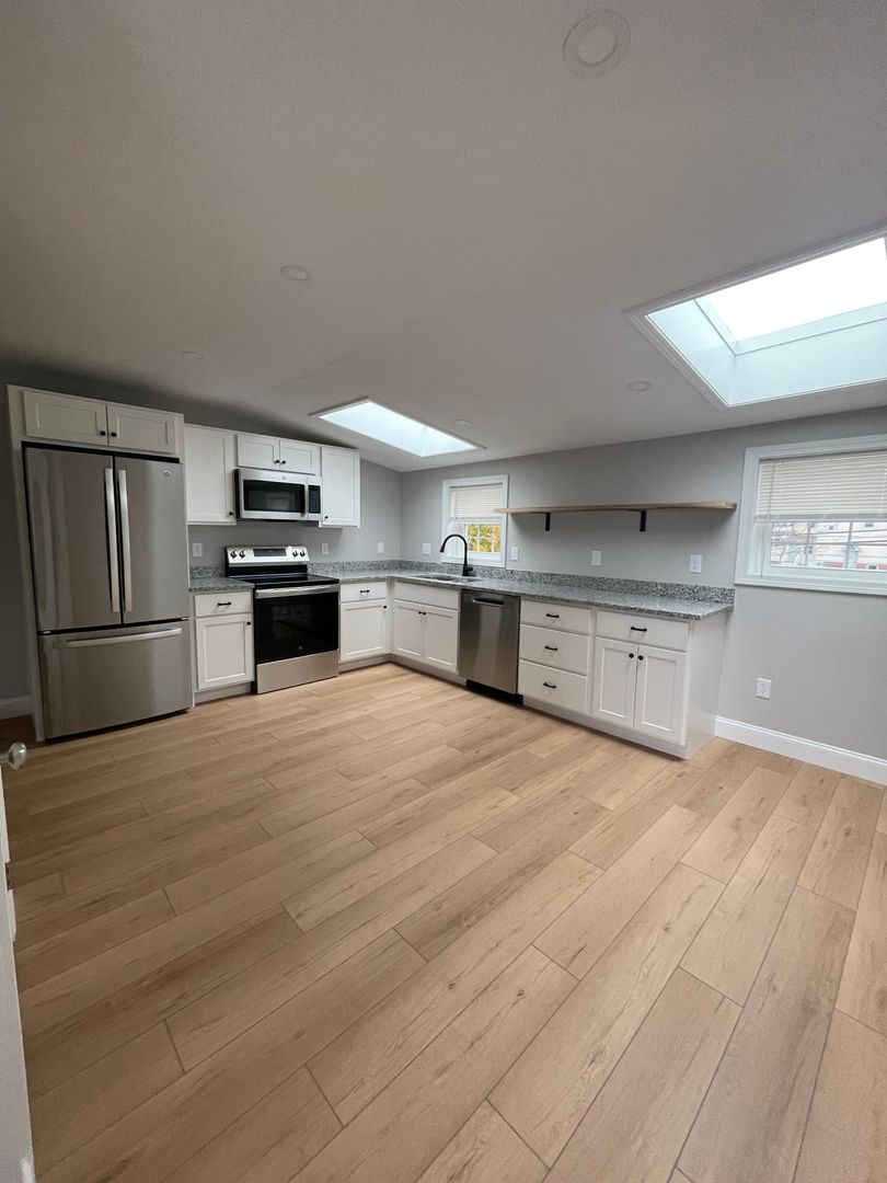 Saco Apartment: 29 Pleasant Street