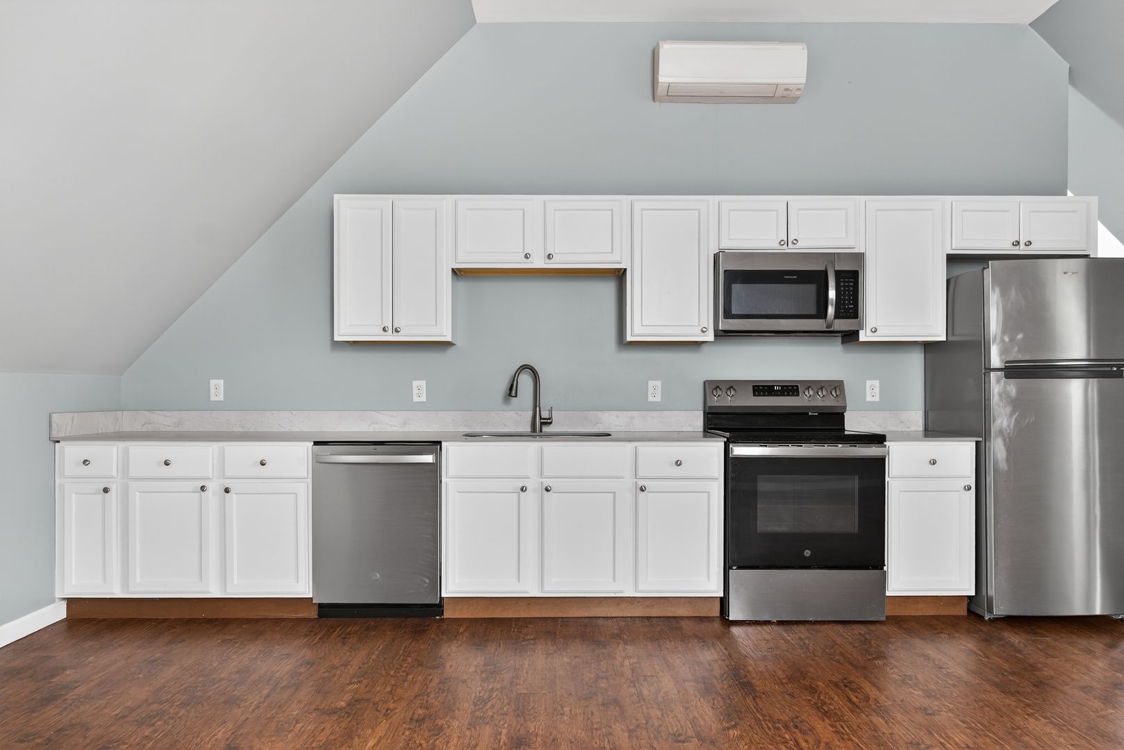 York Apartment: 4 U.S. Route 1