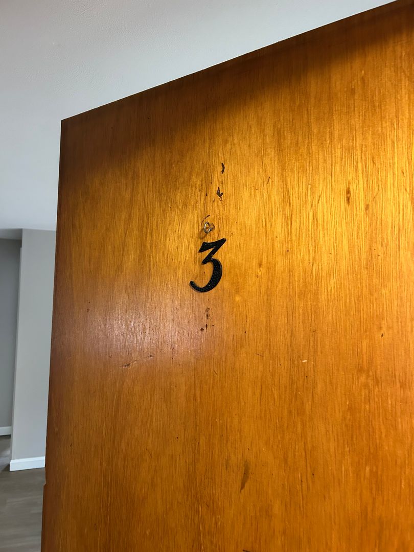 York Apartment: 192 York St