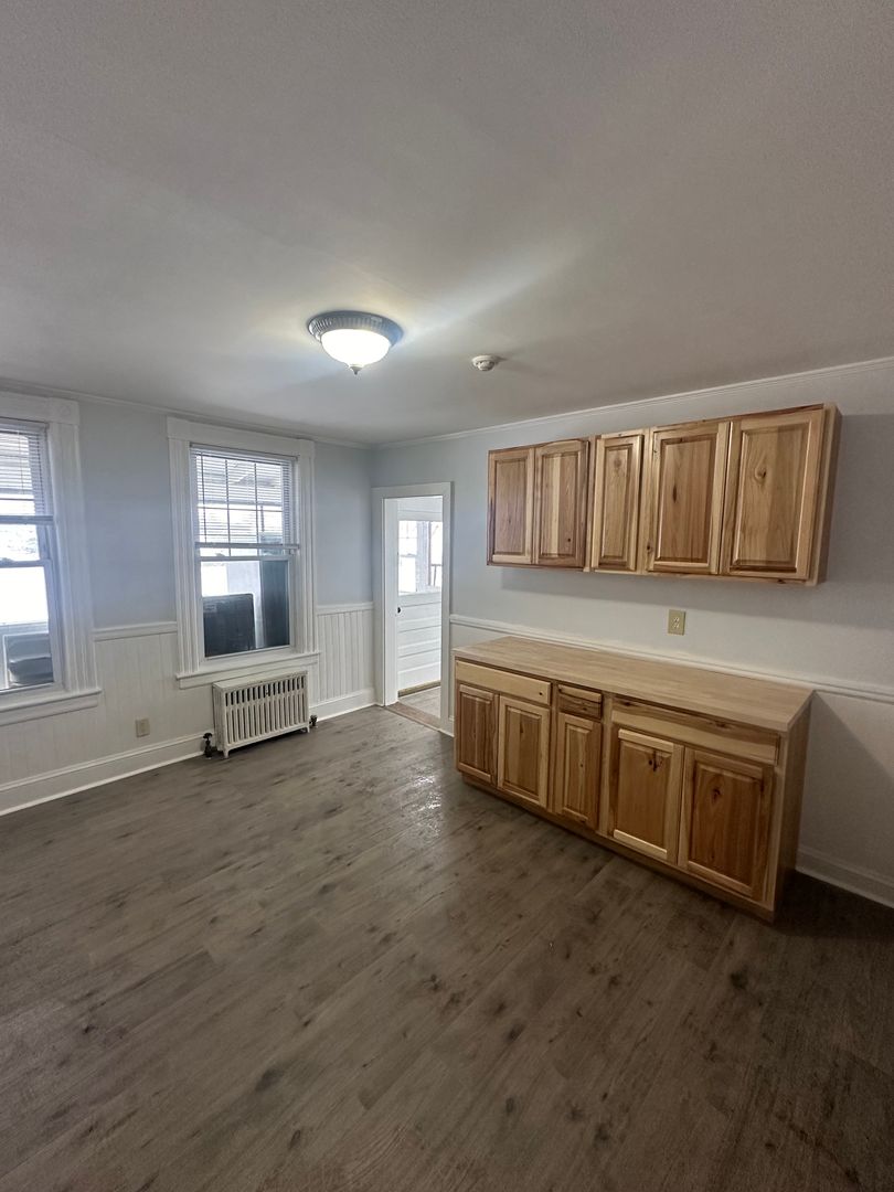 Meredith Apartment: 14 Main Street