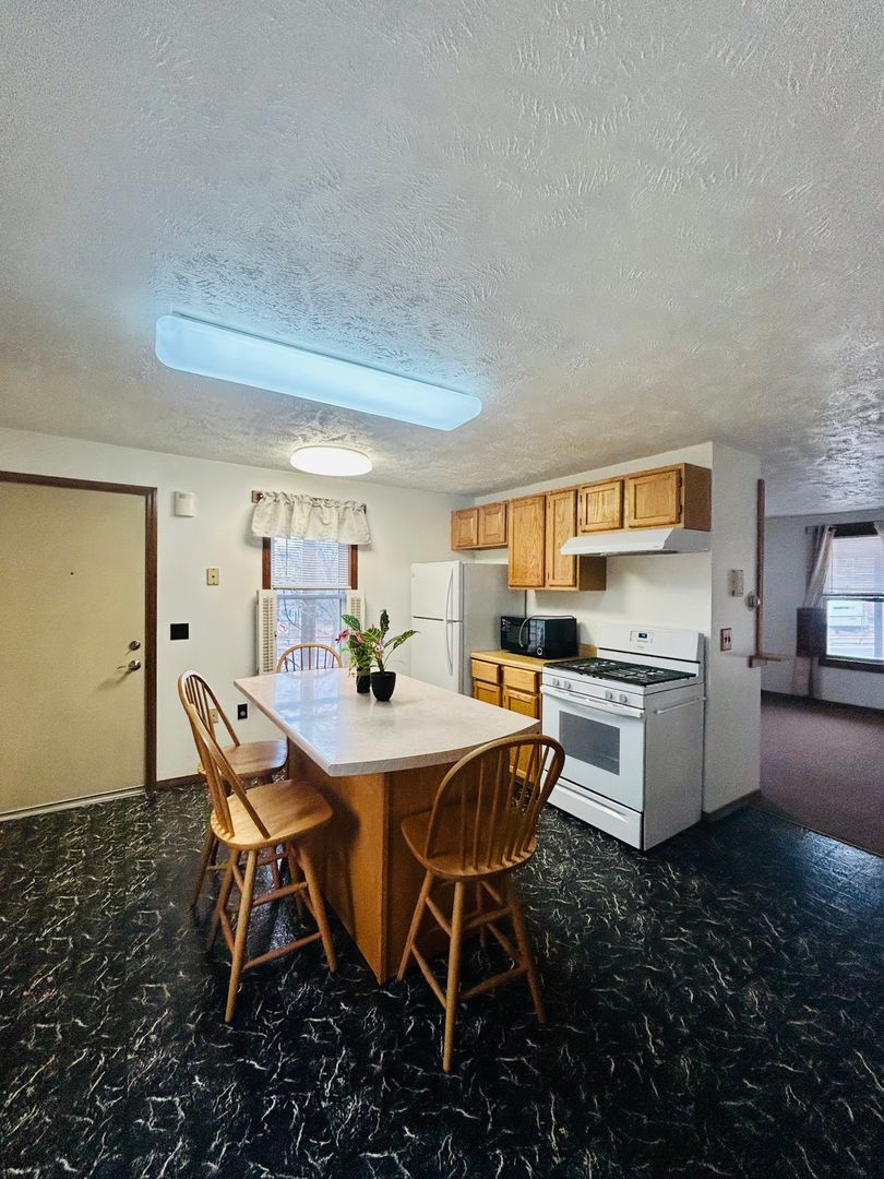 Portsmouth Apartment: 175-177 Myrtle Ave
