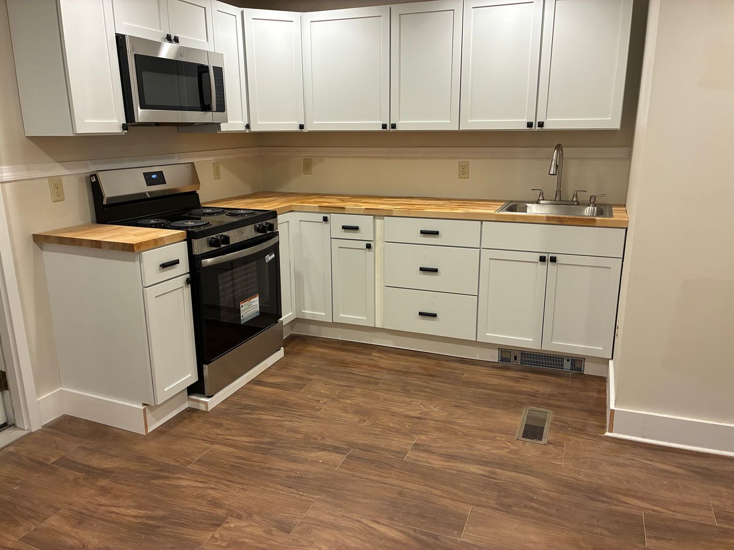 Dover Apartment: 18 Fifth St