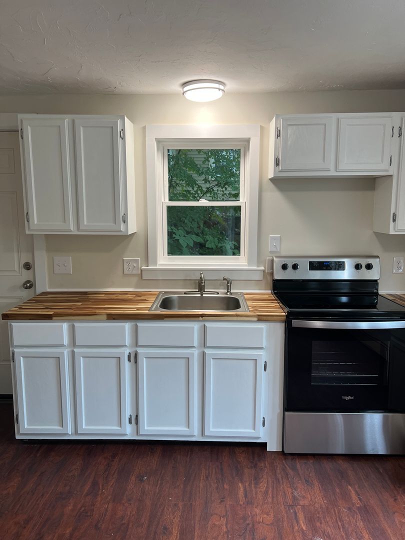 Wolfeboro Apartment: 5 Elm Street