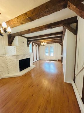 Charming Studio COMING SOON| Downtown Portsmouth| Includes Laundry!