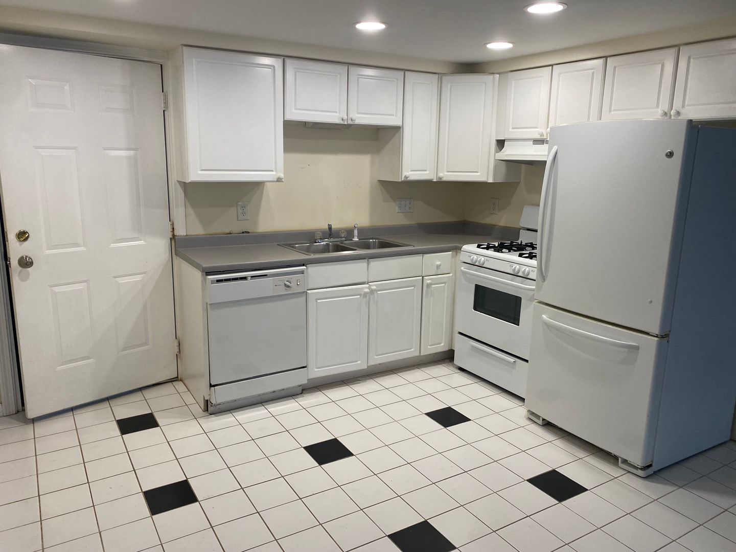 Portsmouth Condo: 136 Hill St