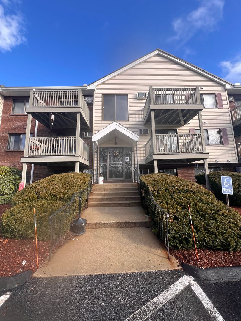 Manchester Condo: 35 Andrew St.