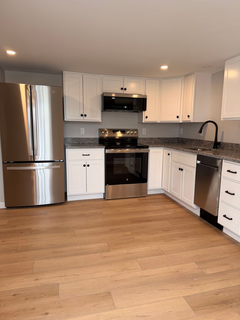 Saco Apartment: 29 Pleasant Street