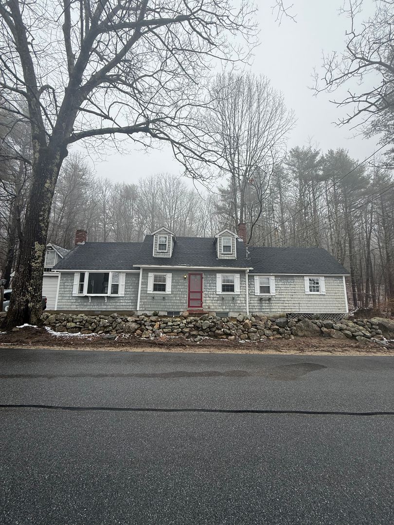 Alton House: 161 Rines Rd