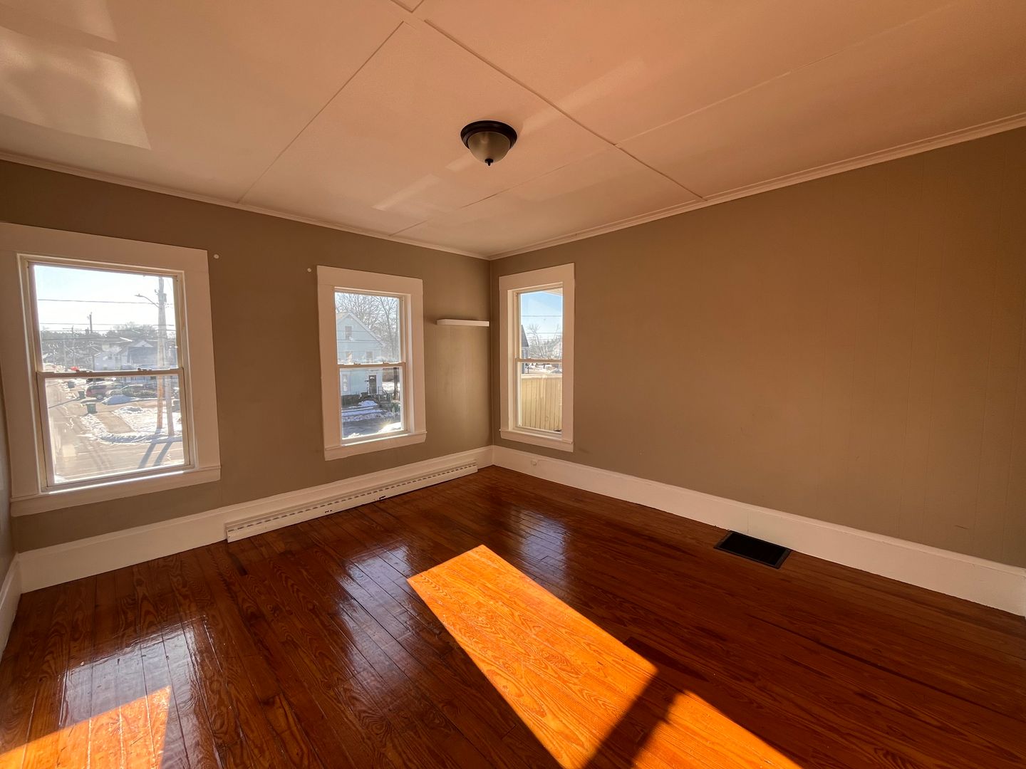 Rochester Apartment: 62 Charles Street