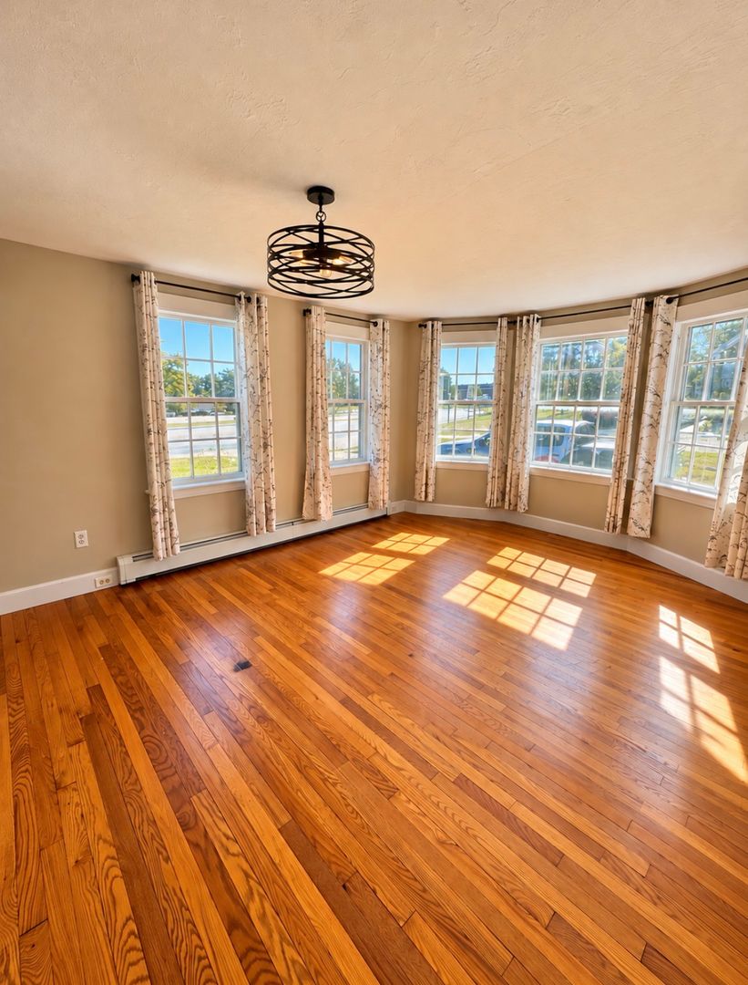 Portsmouth House: 1430 Woodbury Ave